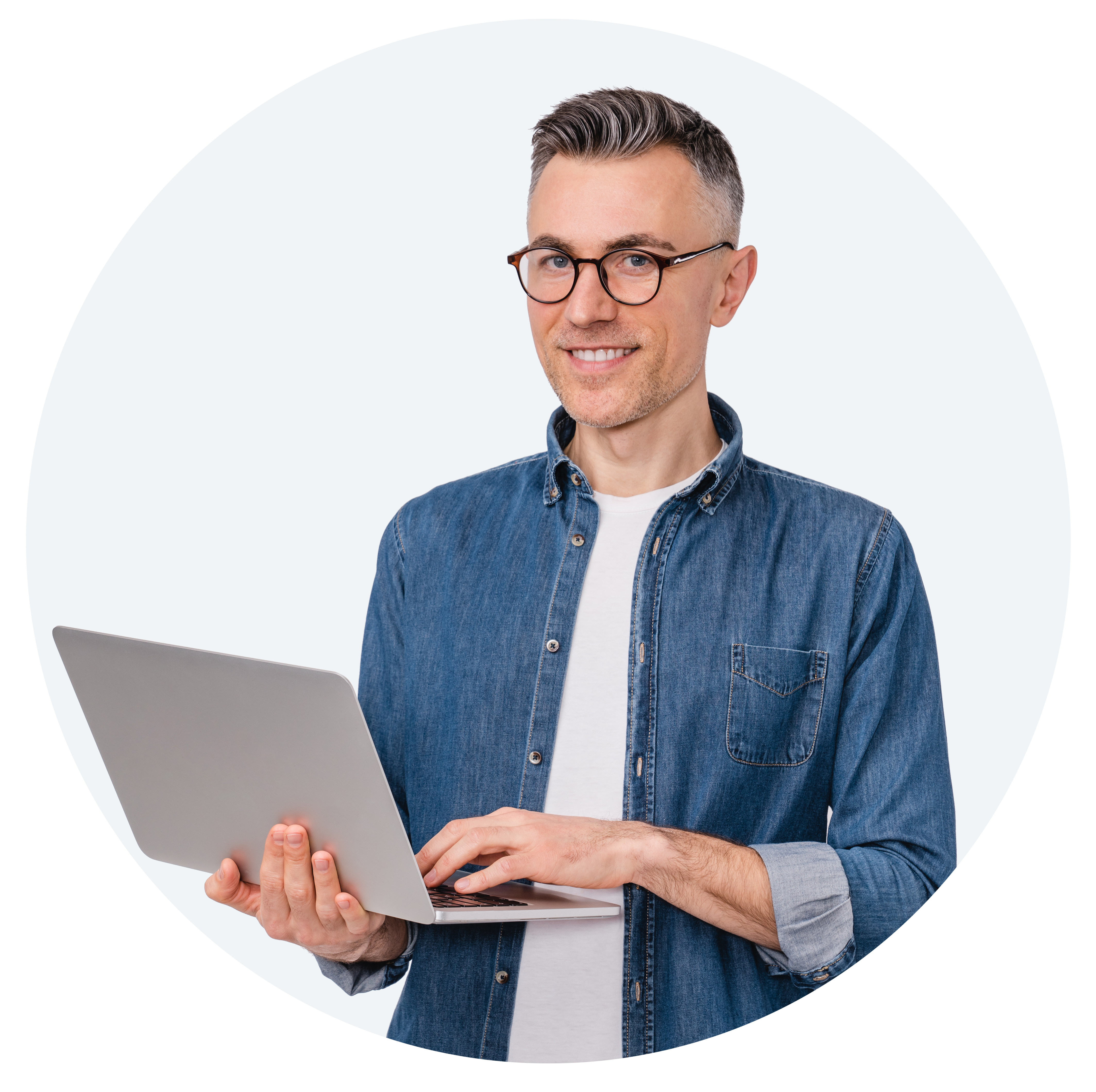 Consultor VABIA con un notebook